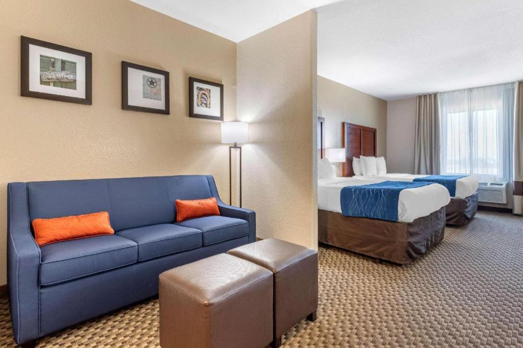 Comfort Inn & Suites Navasota Luaran gambar